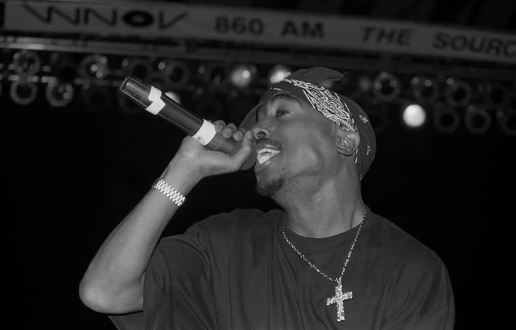 2pac Once Got In A Screaming Match With Suge Knight Over $700k According To Music Video Director